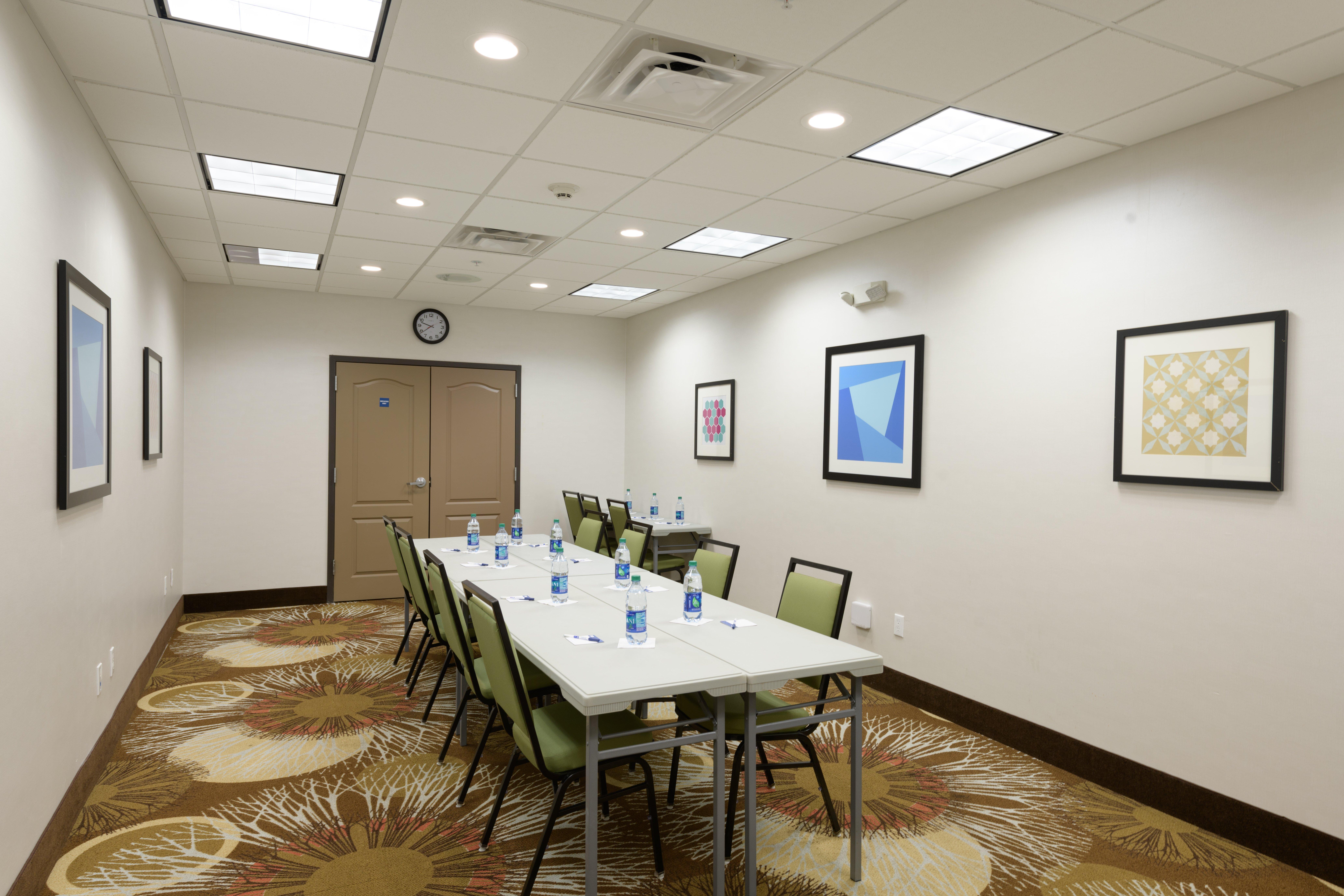 Holiday Inn Express & Suites Jamestown By Ihg Luaran gambar